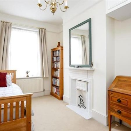Large 3 Bed Flat In Central Wimbledon Londen Buitenkant foto