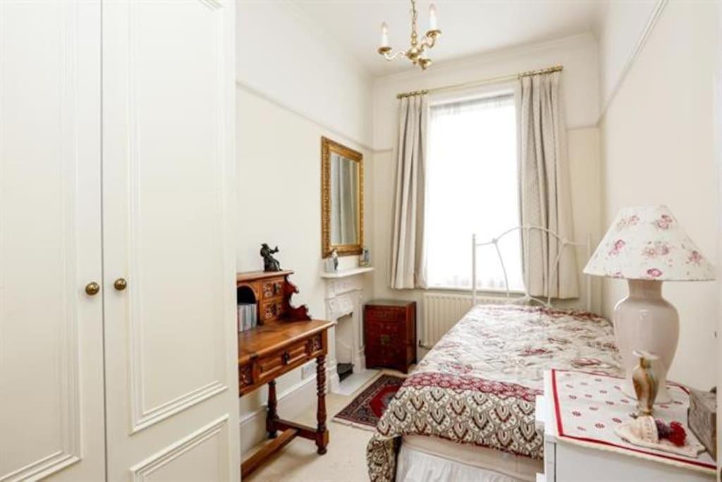Large 3 Bed Flat In Central Wimbledon Londen Buitenkant foto