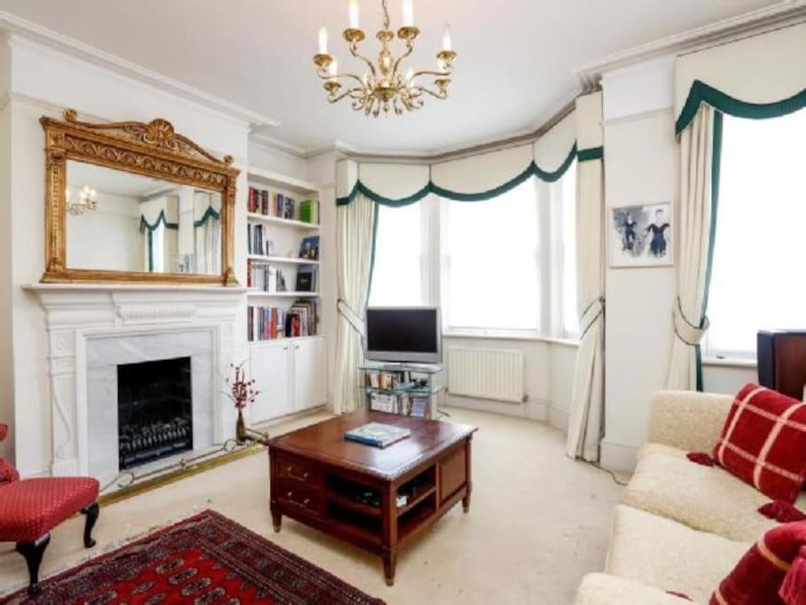 Large 3 Bed Flat In Central Wimbledon Londen Buitenkant foto