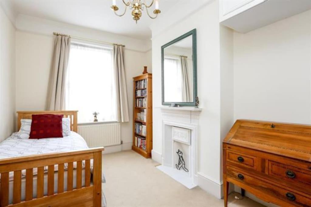 Large 3 Bed Flat In Central Wimbledon Londen Buitenkant foto