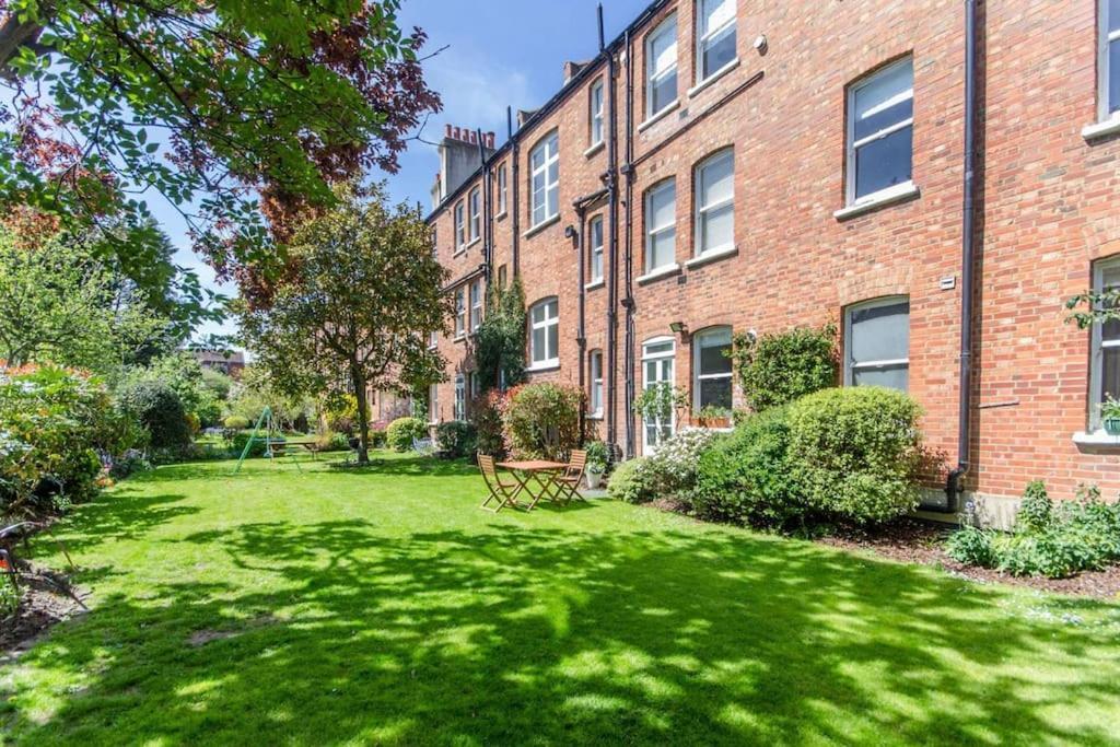 Large 3 Bed Flat In Central Wimbledon Londen Buitenkant foto